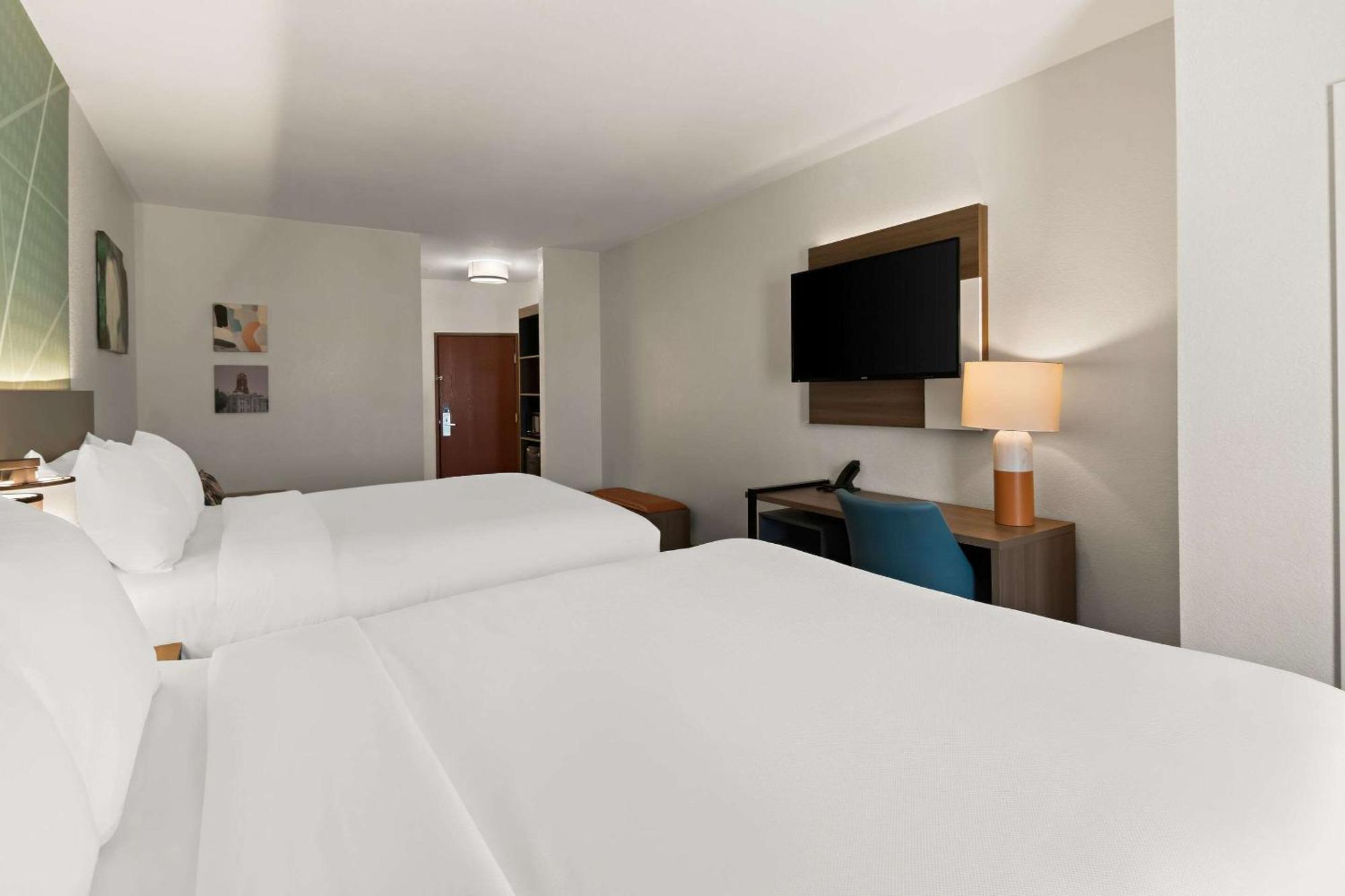 Comfort Suites Granbury Esterno foto