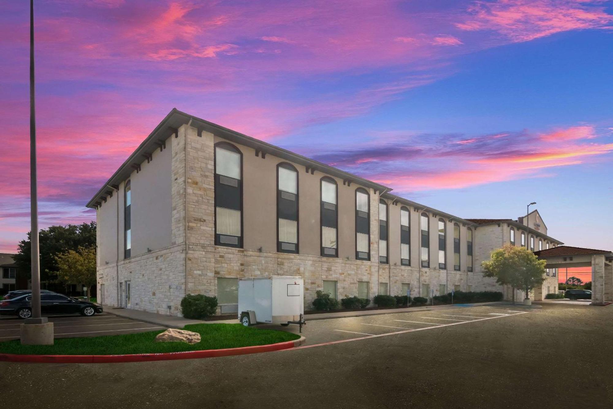 Comfort Suites Granbury Esterno foto